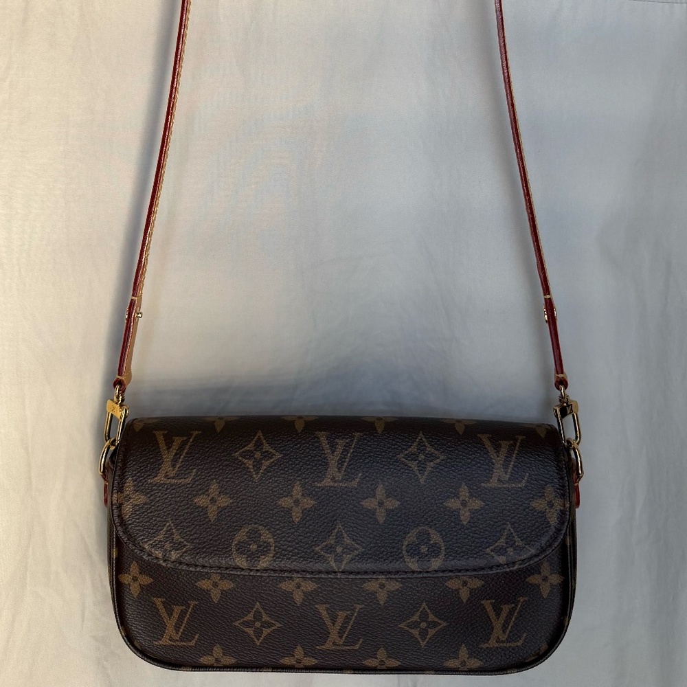 Louis Vuitton Ivy Wallet On Chain - Picture 3 of 10